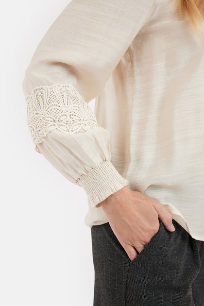 Bluse m/broderi