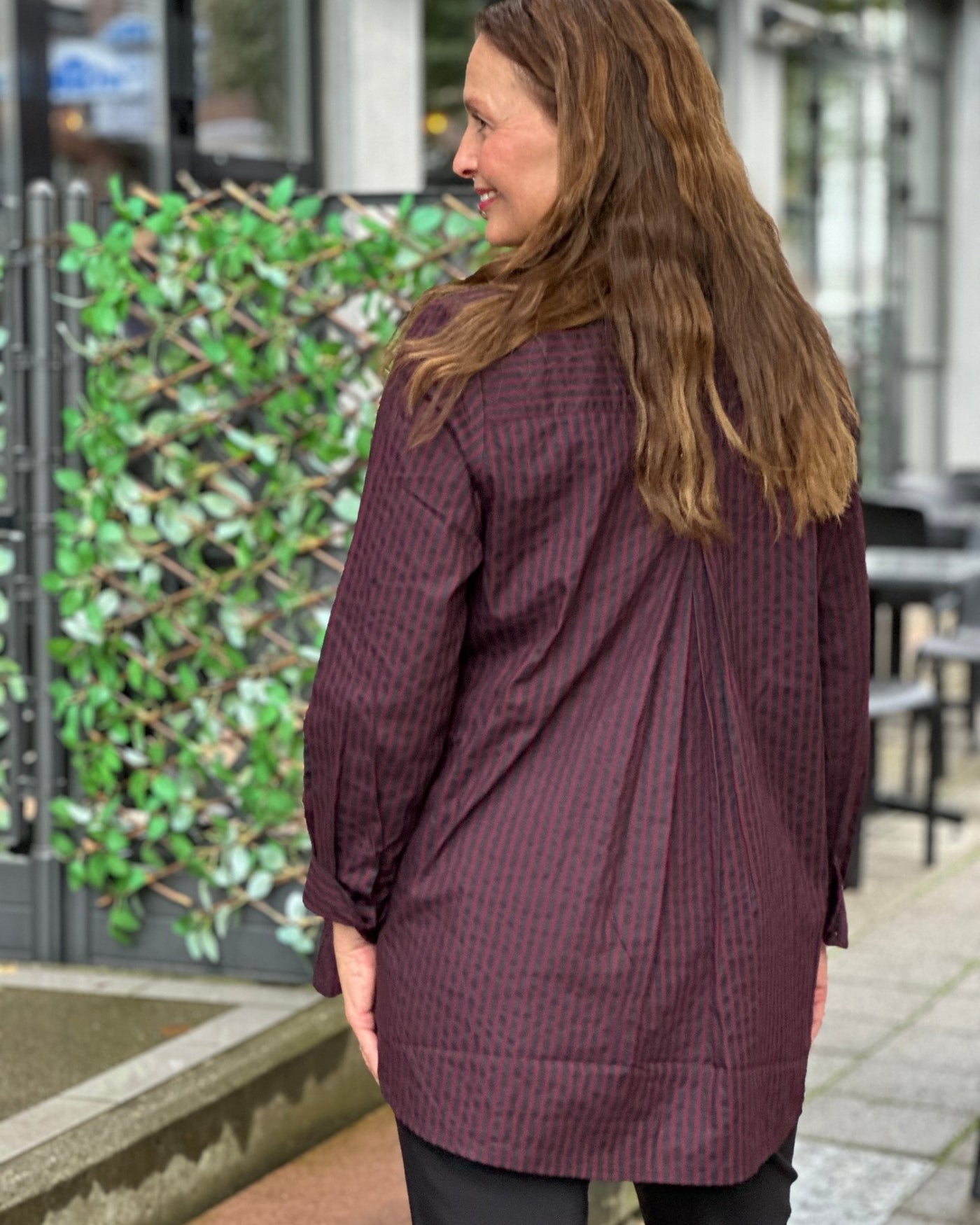 Stripete skjorte m/blomst