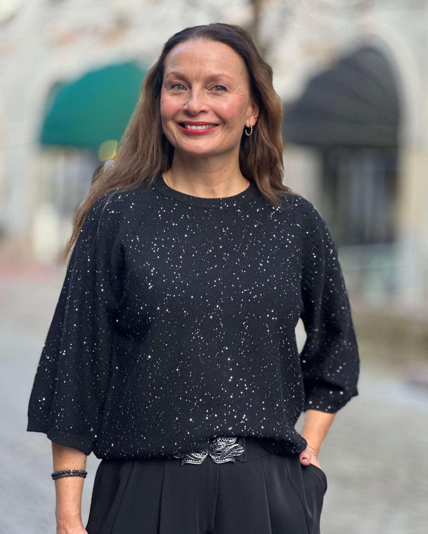 Pullover med paljetter