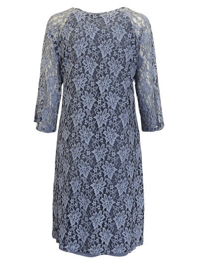 Blondekjole med 3/4 erm