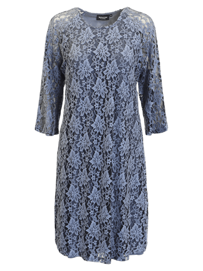 Blondekjole med 3/4 erm