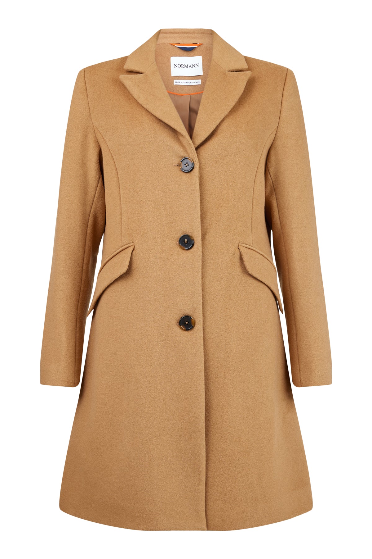 Brun ullkåpe med klassisk krage, tre knapper og lommer med klaffer.