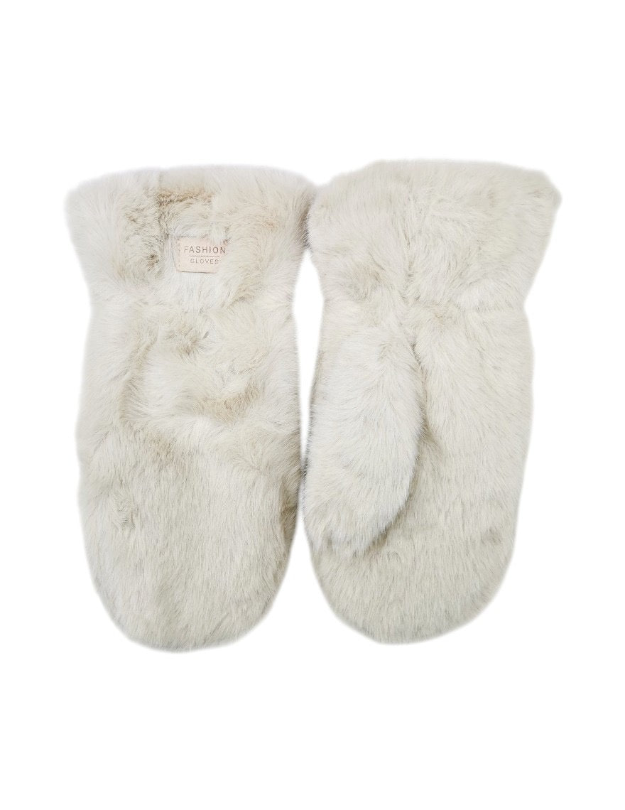 Lys grå/hvite votter i myk, fluffy fuskeples med etikett "FASHION GLOVES".