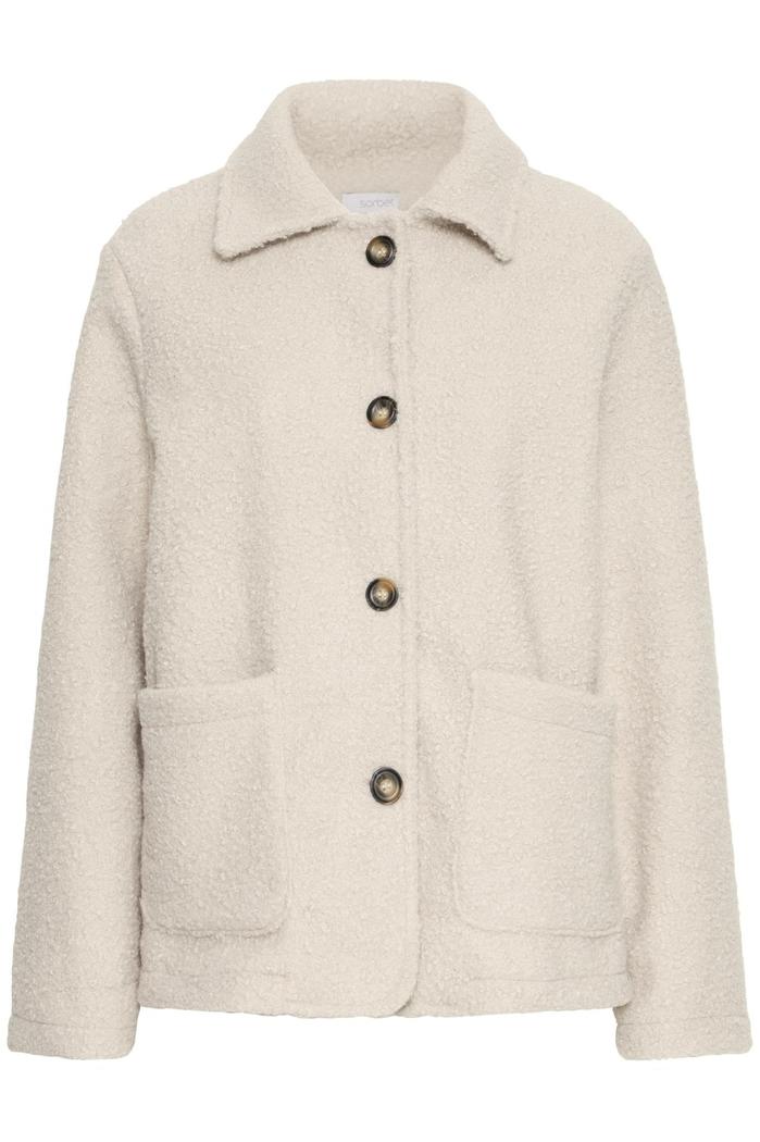 Lys beige jakke med teksturert overflate, knappestenging og to frontlommer.