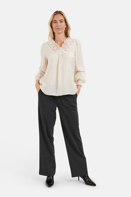 Bluse m/broderi