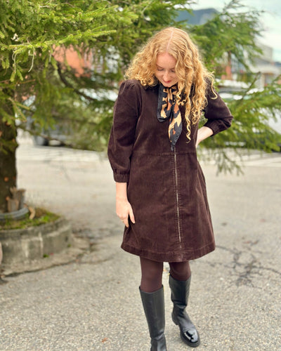 Eyvorpw Dr Cord fløyel kjole