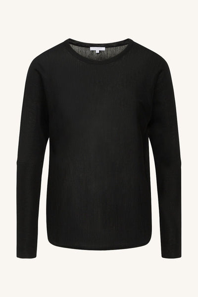 Svart pullover i 100% Merino med rund hals og lange ermer, enkel design.