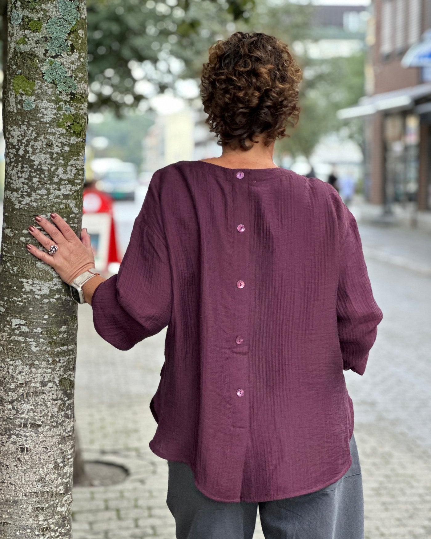 Bluse m/knyting i siden