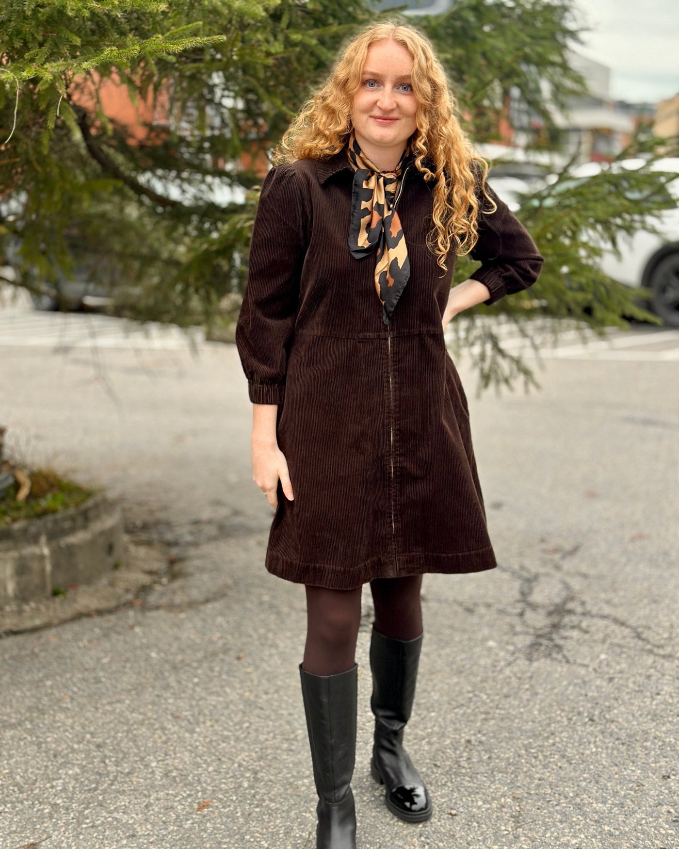 Eyvorpw Dr Cord fløyel kjole