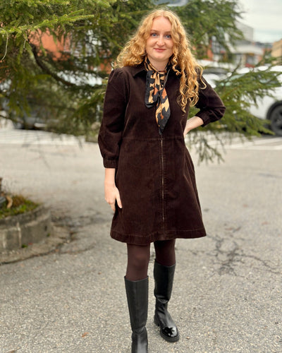 Eyvorpw Dr Cord fløyel kjole