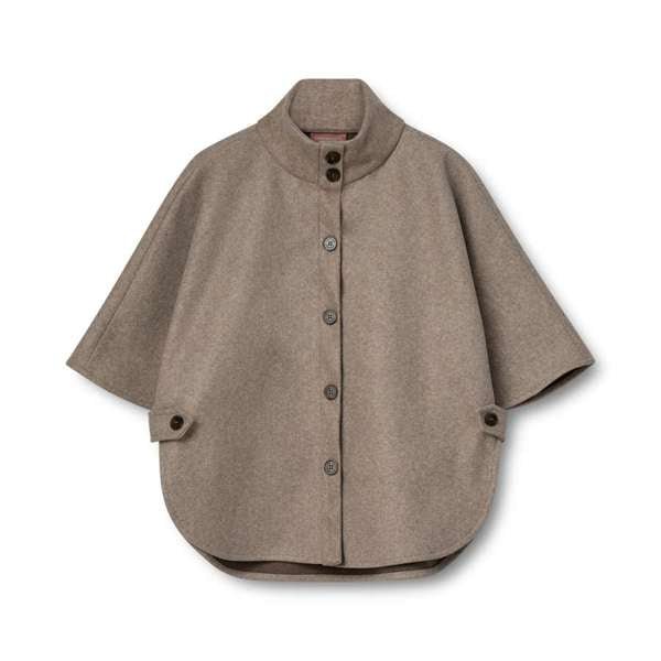 Brun poncho med knappelukking foran, høy krage og korte ermer, designet for stil og komfort.