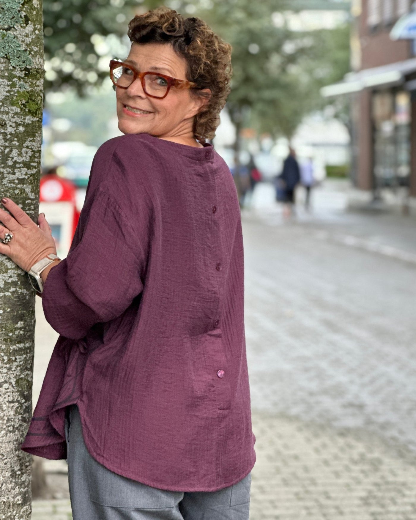 Bluse m/knyting i siden