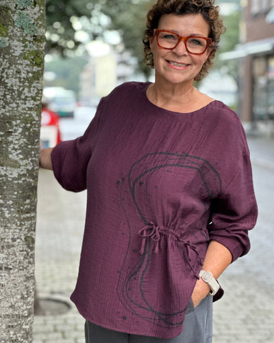 Bluse m/knyting i siden