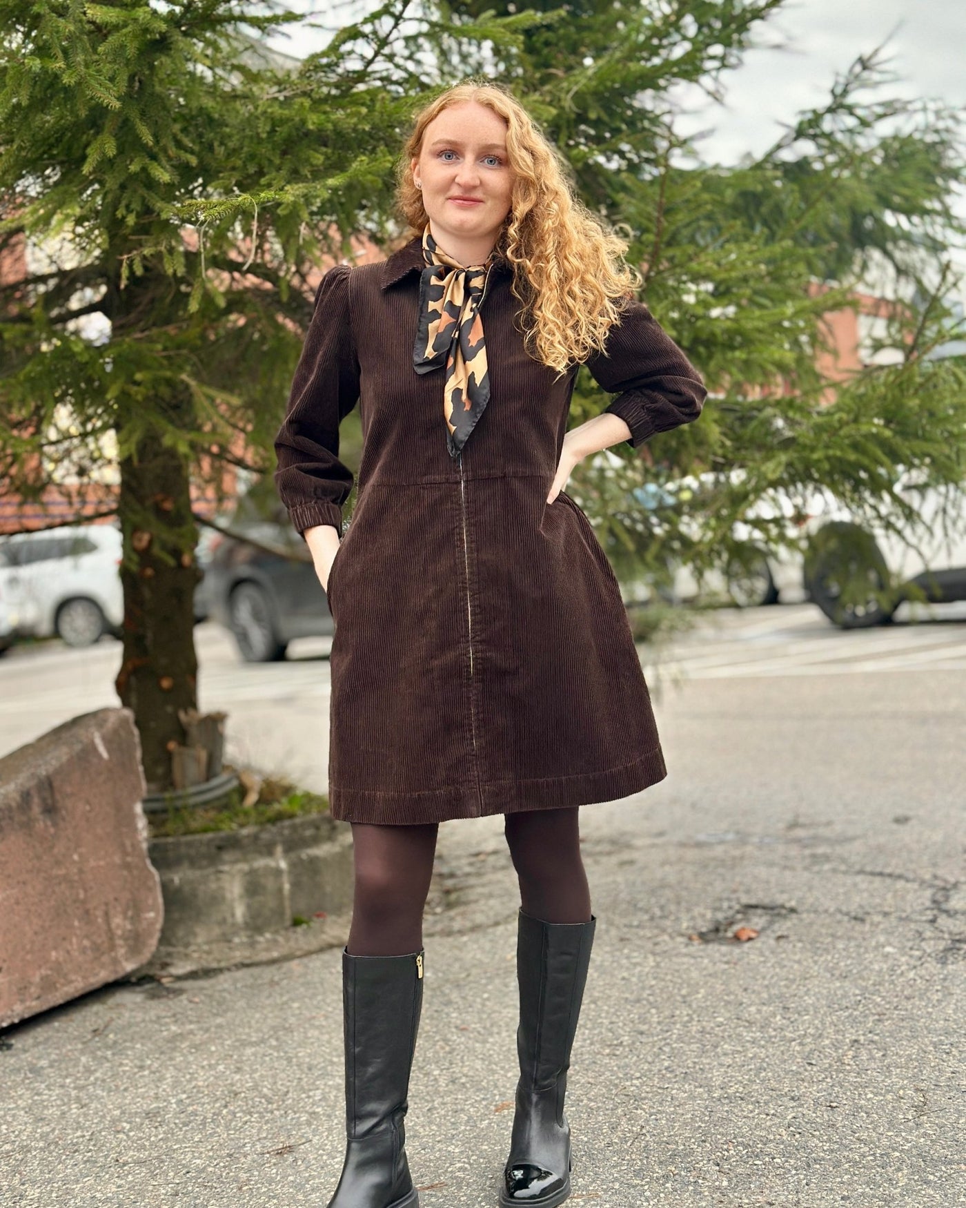 Eyvorpw Dr Cord fløyel kjole