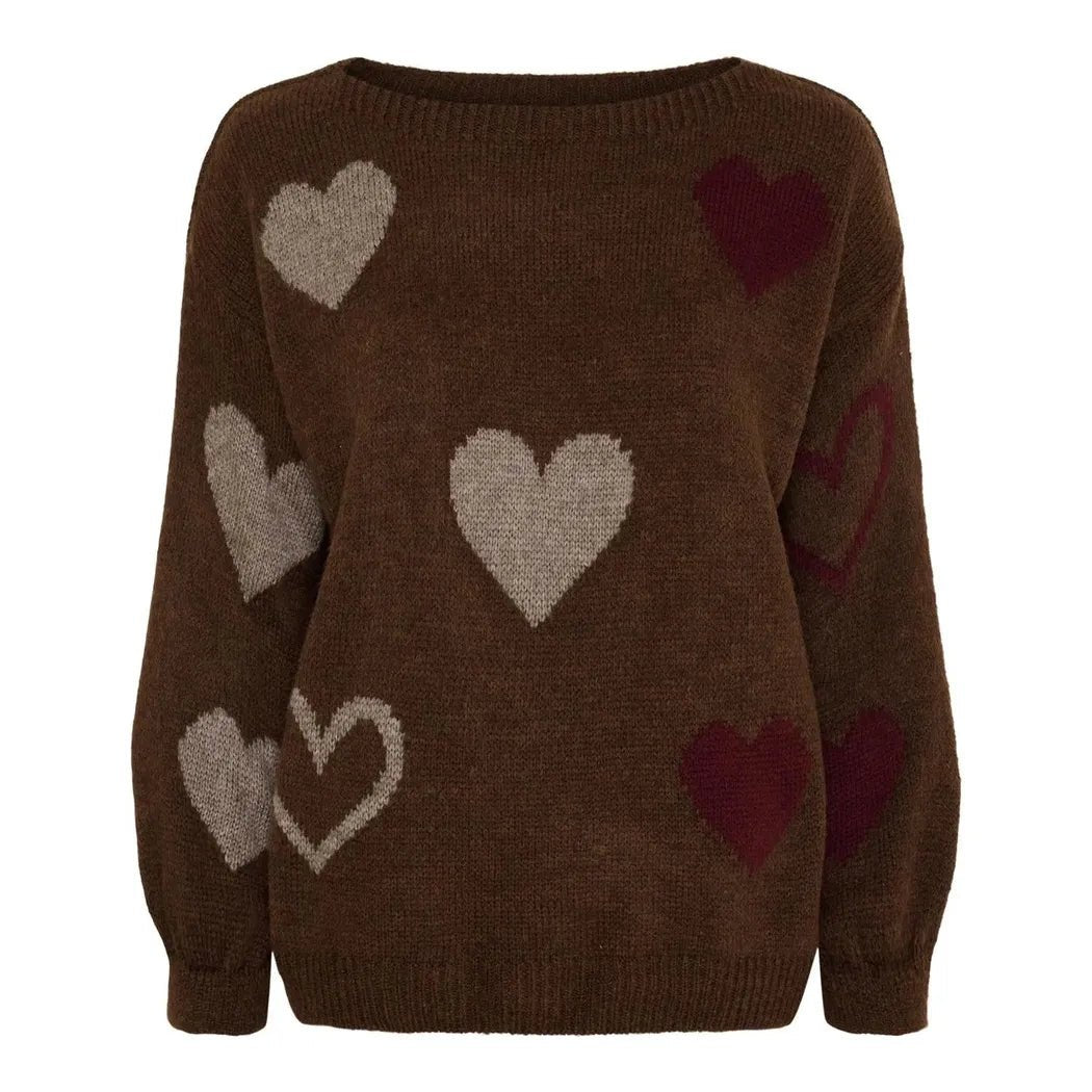 Brun genser med hjerteformet mønster i ulike farger og lange ermer.
