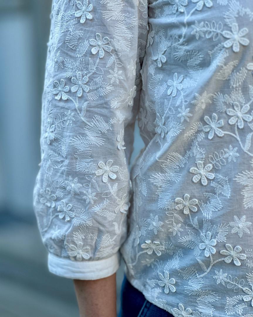 Bluse m blomster og 3/4 erm-Bluser og skjorter-Brandtex