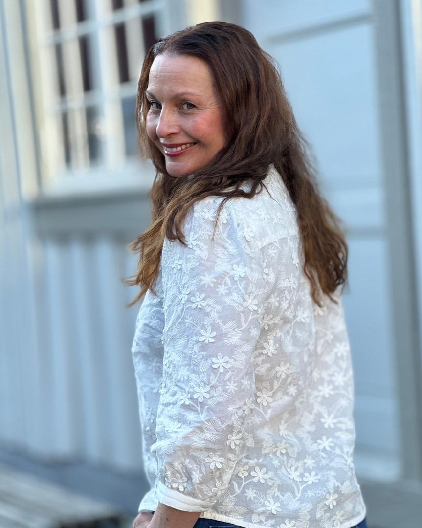 Bluse m blomster og 3/4 erm-Bluser og skjorter-Brandtex