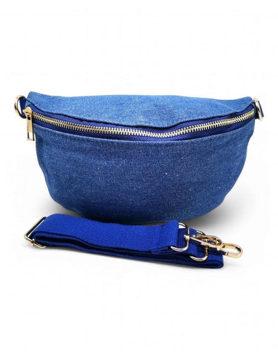 Blå denim bumbag med glidelås i gull. Avtagbar blå stropp med gullklips.