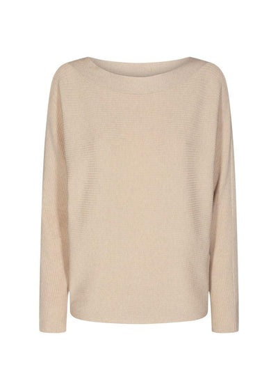 Lys, ribbestrikket genser med lange ermer og bred, rund hals. Enkel design.