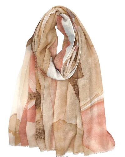 Et skjerf med abstrakt mønster i beige, rosa og brune toner. Lett og luftig stoff.