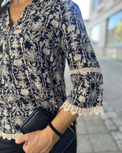 Jasmine bluse med blonder i viskose