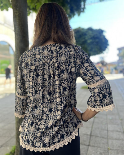 Jasmine bluse med blonder i viskose
